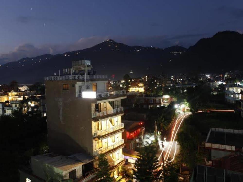 Hotel Family Home Pokhara Exterior foto